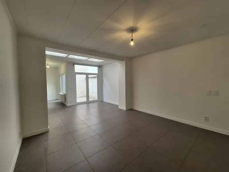 Huis te huur Wetteren: Instapklare woning met koer