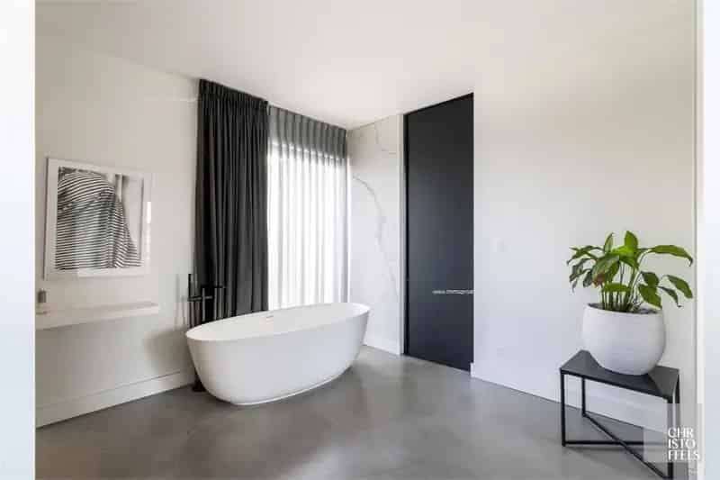 Villa te koop Maasmechelen