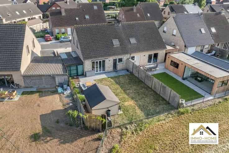 Huis Te Koop Waregem: Mooie Halfopen Bebouwing met Open Zicht