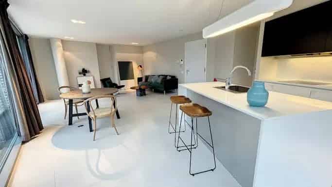 Appartement te huur in Avenue Louise - Louizalaan 304, Elsene - Dewaele