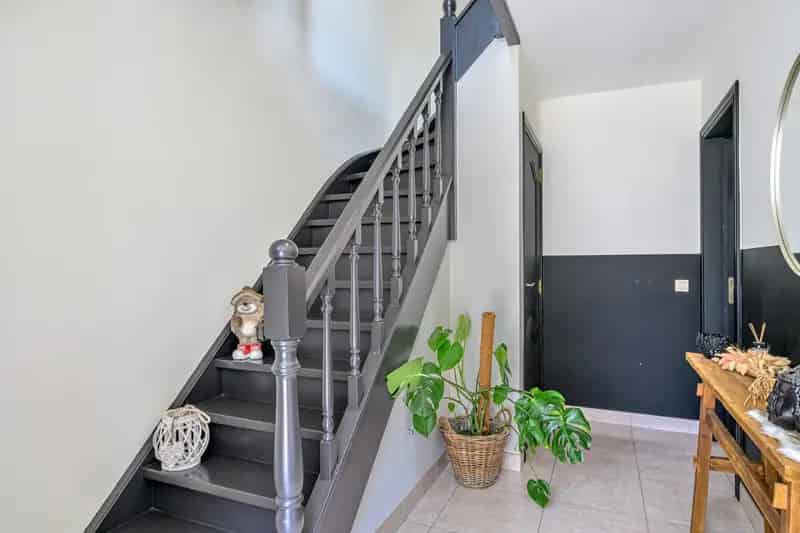 Instapklare luxewoning met 4 slkms en tuin.