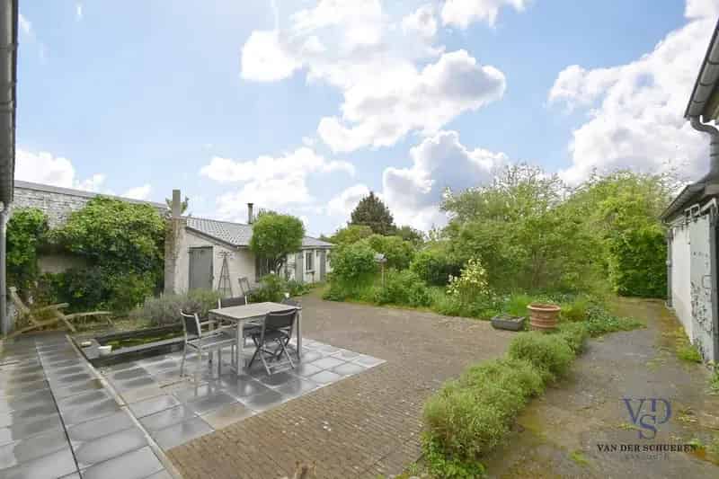 Charmante woning op royaal perceel van 1.618 m²