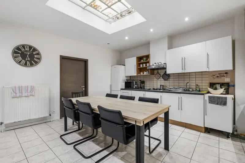 3-slpk woning met buitenruimte te Zele!
