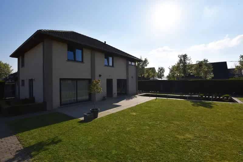 Villa 3 slpks, tuin en garage rustig gelegen te Eeklo