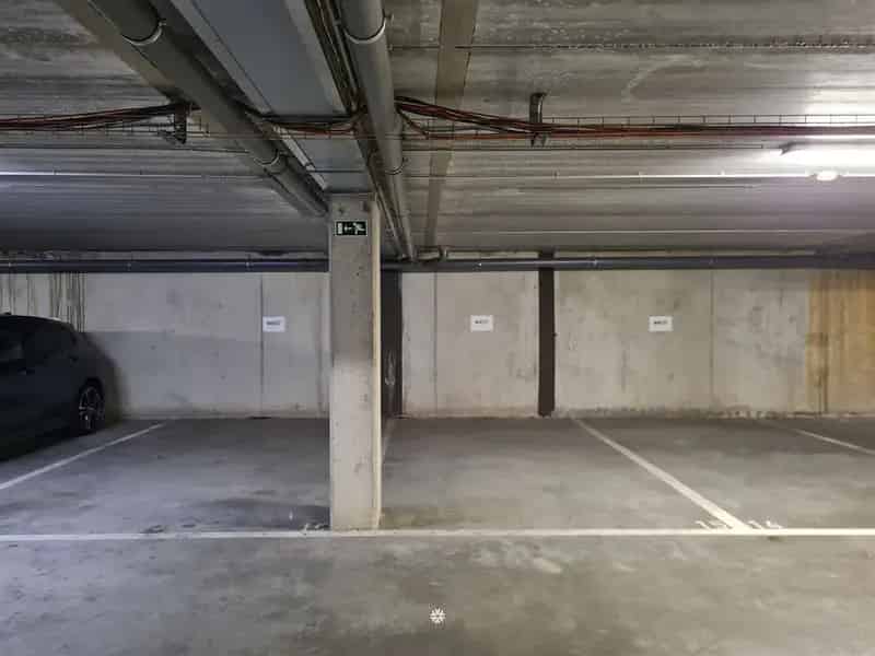 Overdekte parkeerplaats te huur in Sint-Niklaas