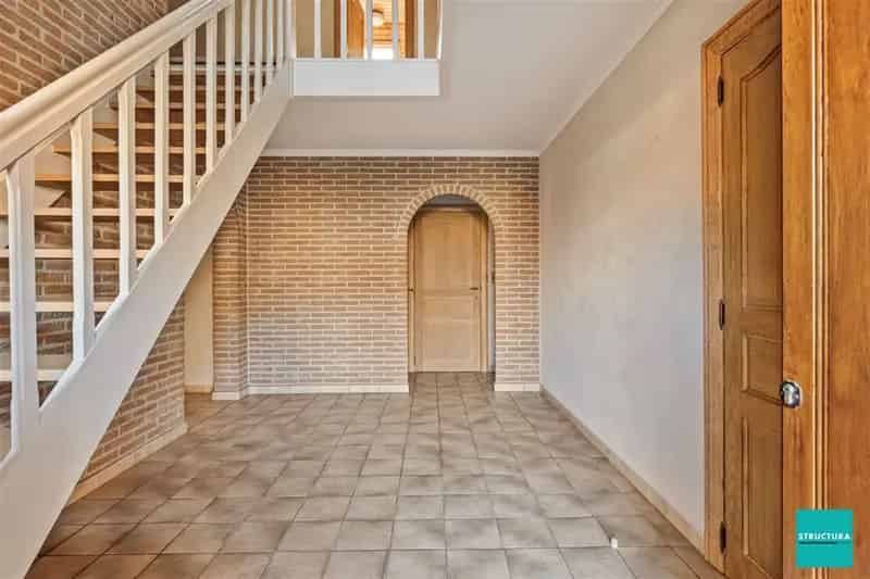 Ruime 6-slaapkamerwoning met ZUIDgerichte tuin in Moorsel