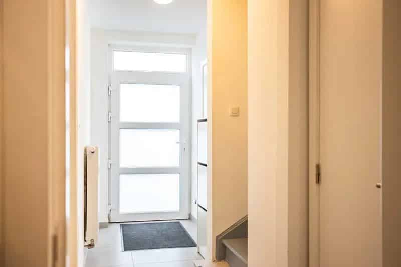 Smaakvol gerenoveerde woning met garage en stadstuin.