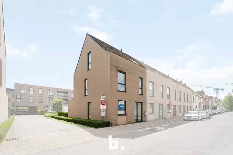 Huis te huur Kortrijk 4 slaapkamers tuin ondergrondse parking