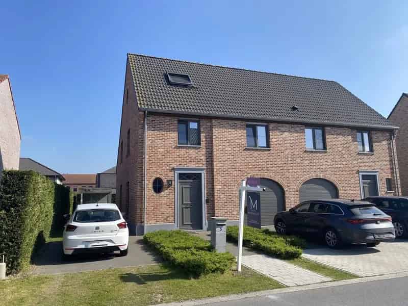 Karaktervolle woning in landelijke stijl.