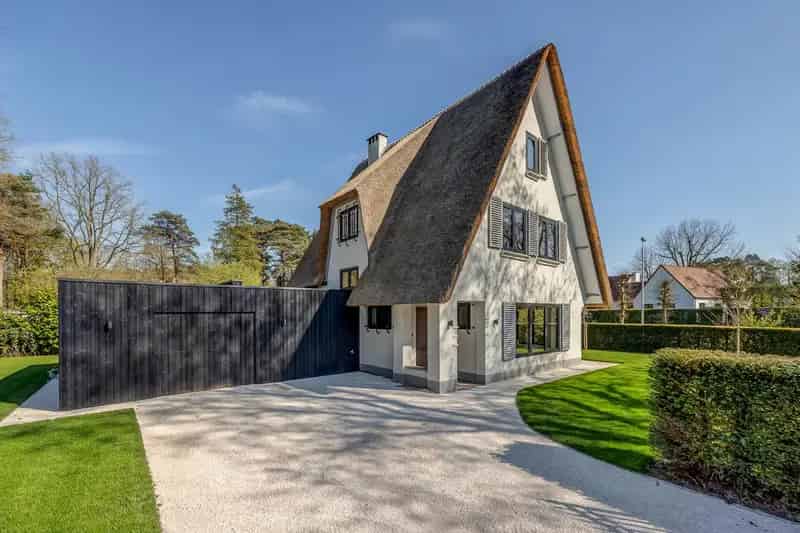 Koningshof | Totaal Gerenoveerde Villa