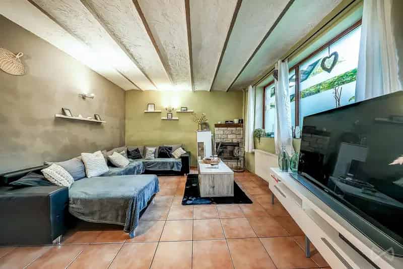 Huis met vier slaapkamers in Perwez