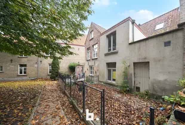 Zeer ruime stadswoning/potentiële opbrengsteigendom