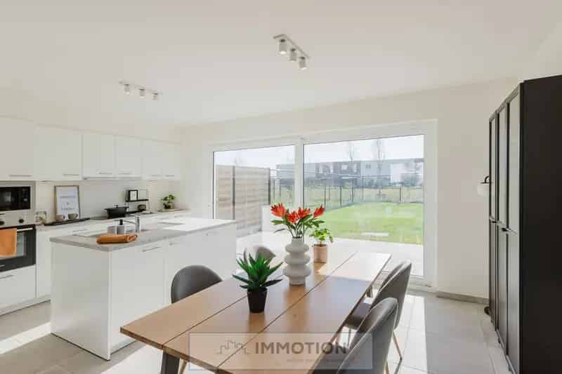 Instapklare nieuwbouwwoning in Kuurne met 3 slaapkamers en carport