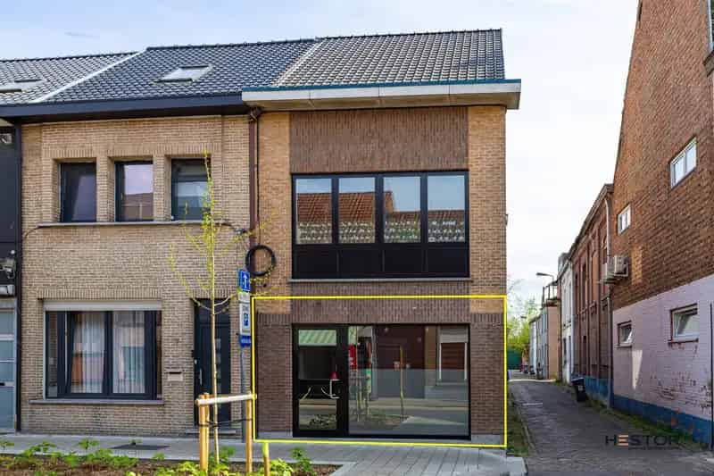 Moderne handelsruimte in het centrum van Zele