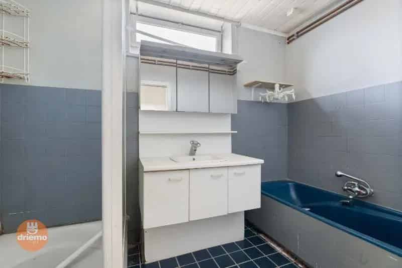 Ruime woning met handelspand