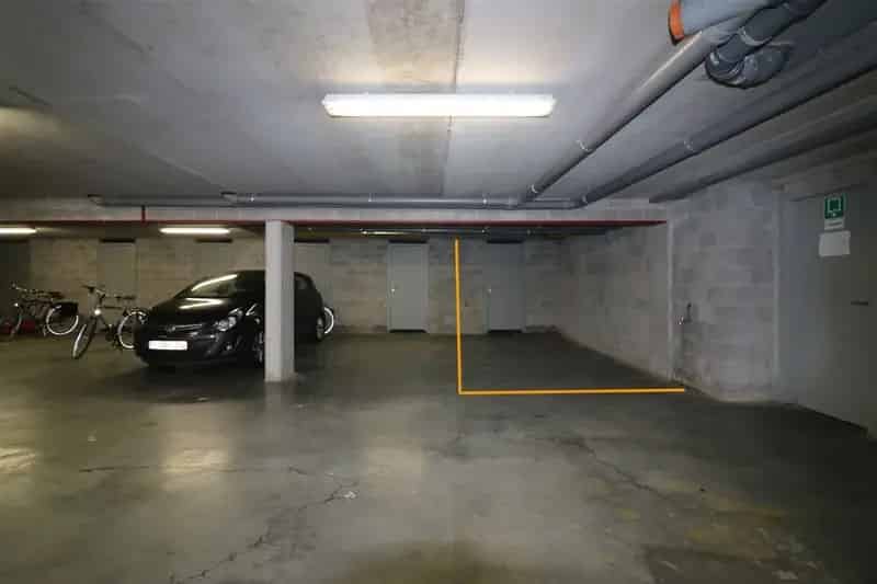 Instapklaar handelsgelijkvloers of kantoorruimte met tuin