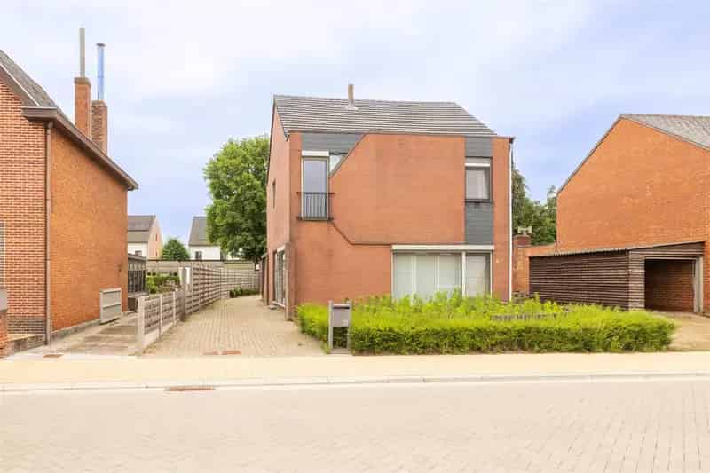 Ruime HOB met 3 slaapkamers en garage