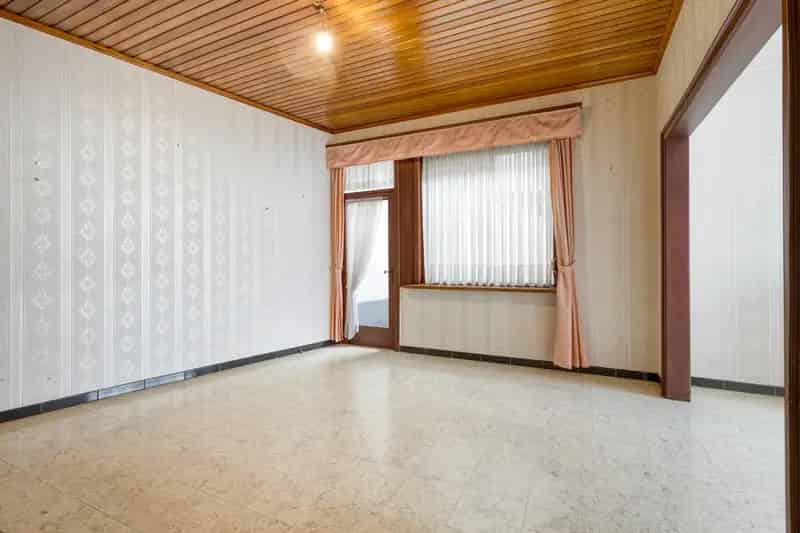 Huis te Koop Kortrijk 4 slaapkamers Op te frissen
