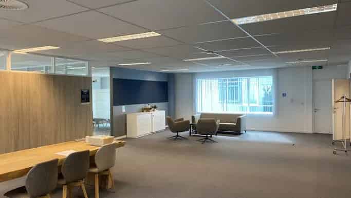 Kantoor te huur in Kwadestraat 151A, Roeselare - Dewaele