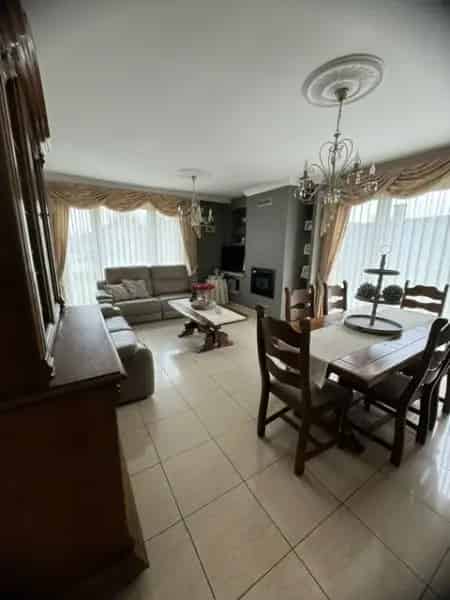 Zeer goed onderhouden, instapklare woning op 5a80