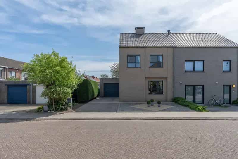Gunstig gelegen woning (2003) op mooi perceel van 529 m²