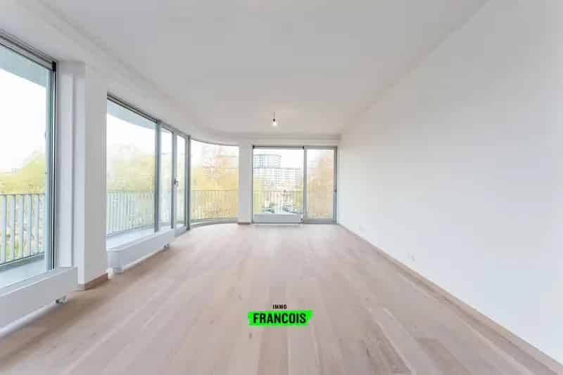 Exclusief drieslaapkamerappartement met uitzicht op groen en paardenrenbaan – wellington Oostende