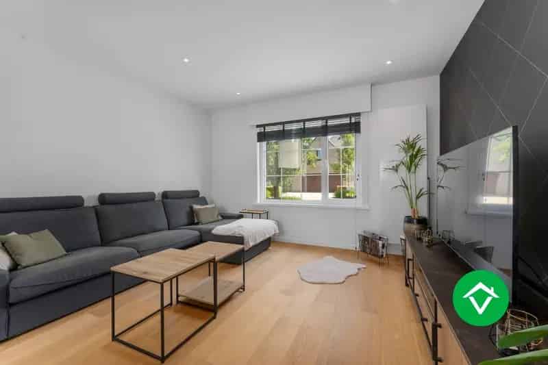 Volledig gerenoveerde alleenstaande woning in Izenberge