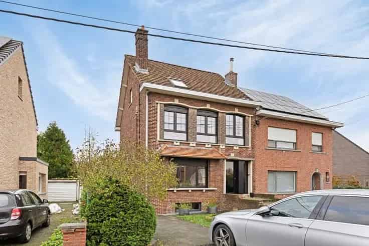 Huis Te Koop: Instapklare Halfopen Bebouwing
