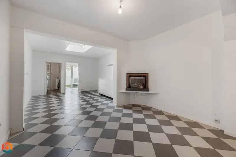 Handelsgelijkvloers met duplex app. te Mechelen
