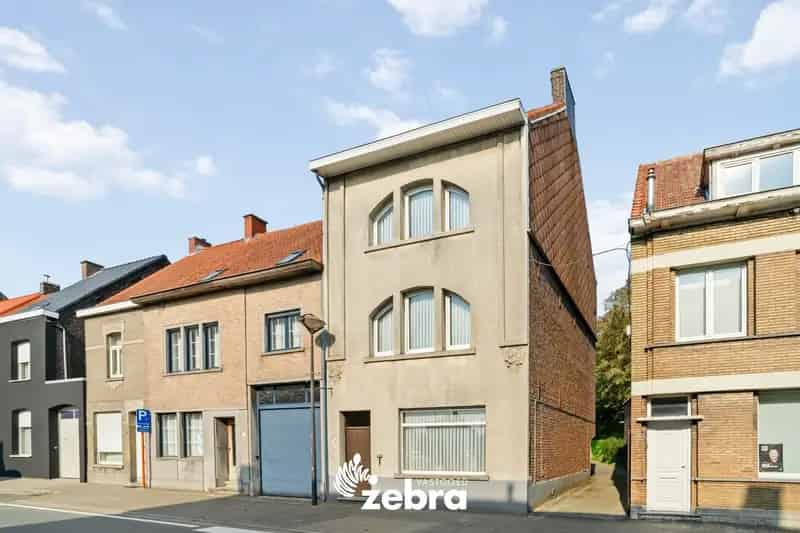 Ruime HOB met 5 slaapkamers en loods te centrum Tielt!