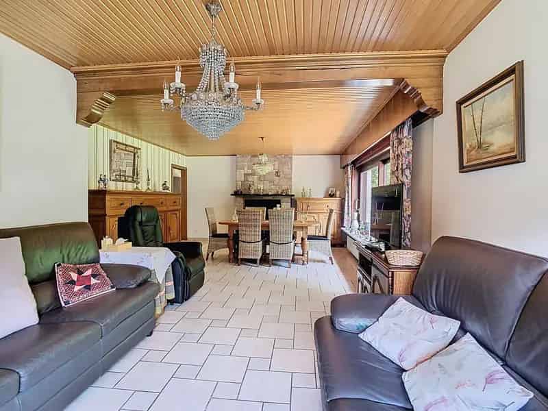 Charmante woning met 2 SLPK, dubbele grage en riante tuin!