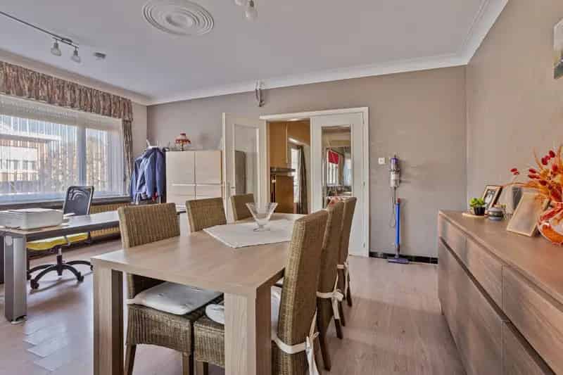 Te renoveren halfopen woning met 3 slaapkamers op een perceel van ca. 780 m² !