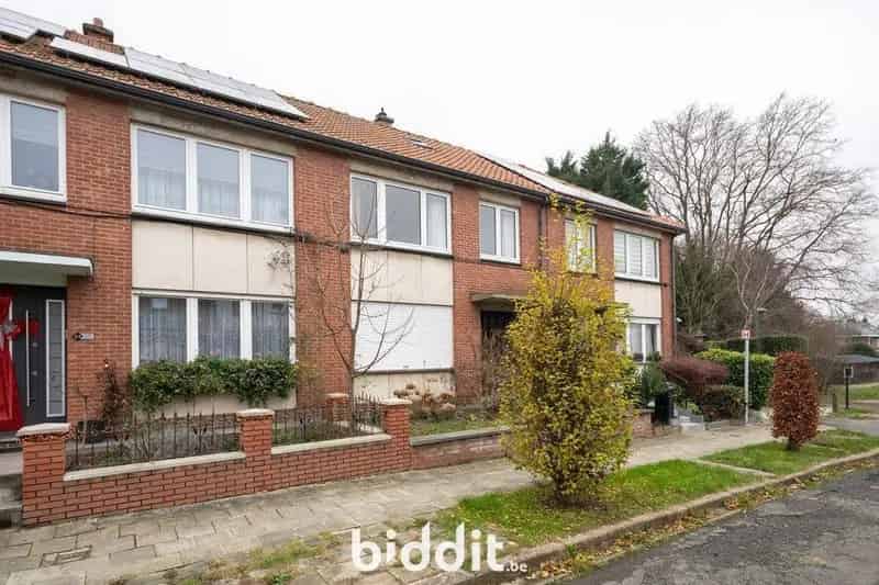 Lot 1 : Een woonhuis met tuin