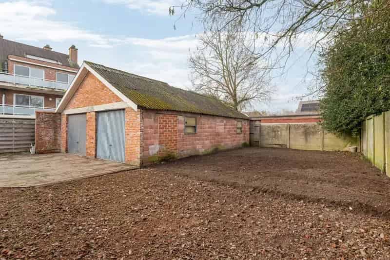 Deels te renoveren woning - op loopafstand van het centrum !