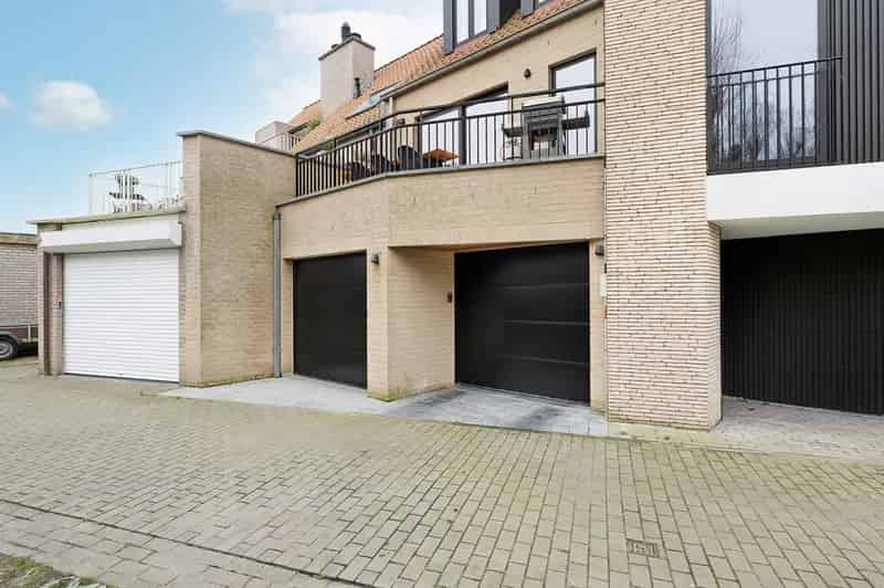 Huis te Koop Knokke-Heist: Recent 3-4 Slaapkamers, Dubbele Garage