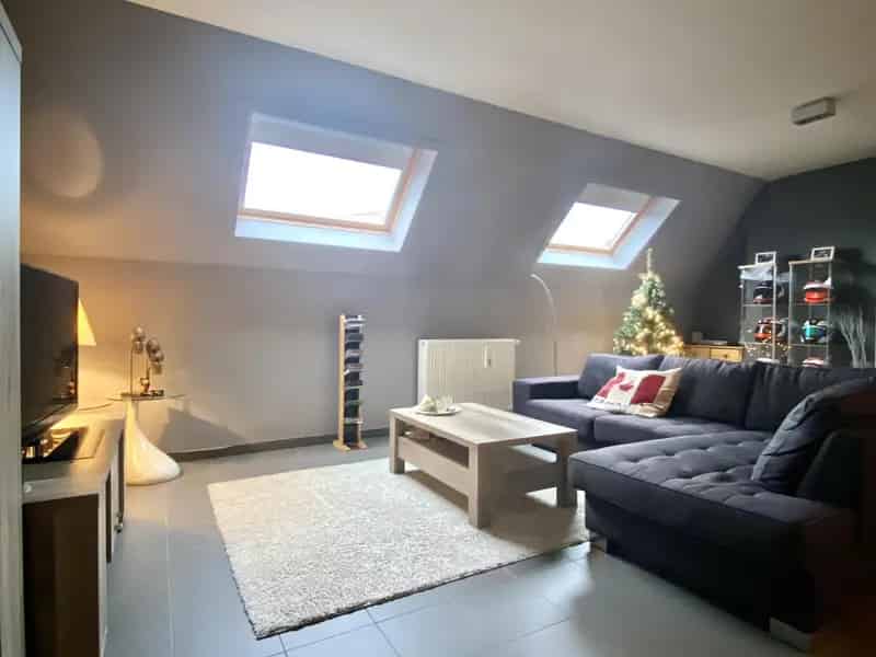 Ruime eigendom met garage en 2 slaapkamers