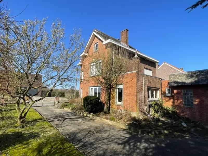 Huis te huur Opvelp: Ruime woning 4 slaapkamers te renoveren