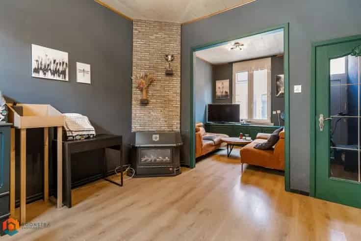 Huis Te Koop Lier 2 Slaapkamers Op te Frissen