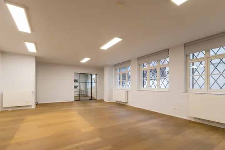 Bedrijfsvastgoed Te Huur , Etterbeek, Brussel Hoofdstad