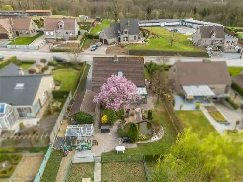 KNAPPE GEZINSWONING OP EEN MOOI PERCEEL VAN 12A IN ZOUTLEEUW