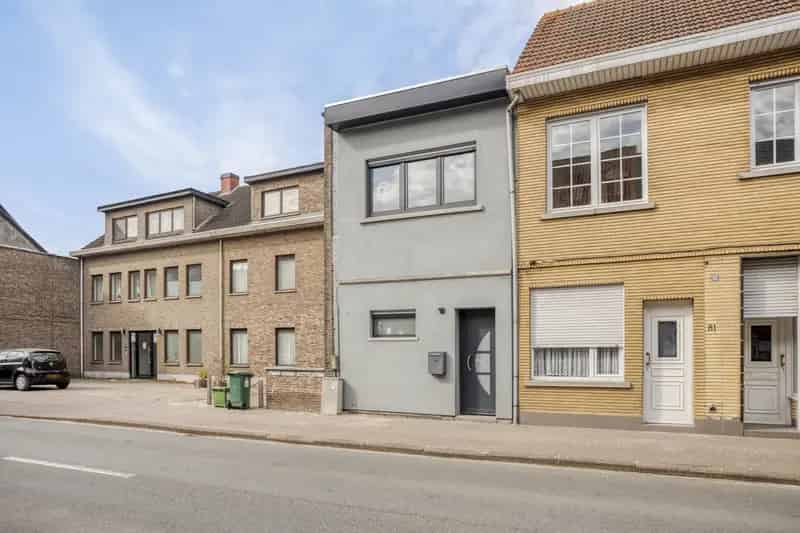 Huis te huur: Instapklare gezinswoning met zwembad en garage