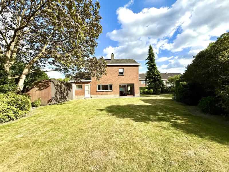 Te renoveren villa met extra bouwgrond Waregem