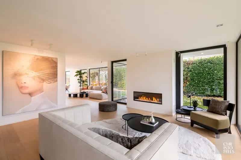 High-end gerenoveerde eigentijdse villa op een perceel van 4.379m² te Hasselt!