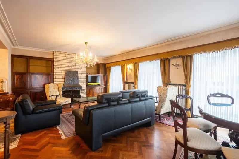 Ruime woning op toplcatie te Aalst!