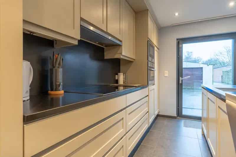 Gerenoveerde instapklare woning op rustige locatie te Beerse