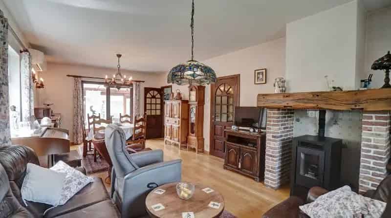 Landhuis van 206m² op 6 are 87 ca