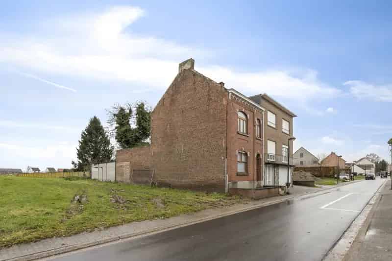 Mooie bouwgrond met achtergelegen landbouwgrond buurt Silsom