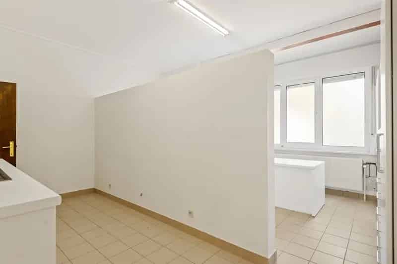 Ontdek de ideale combinatie van wonen en werken in het hart van Zwijndrecht