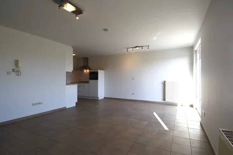 Appartement te huur 2 slaapkamers ruim terras