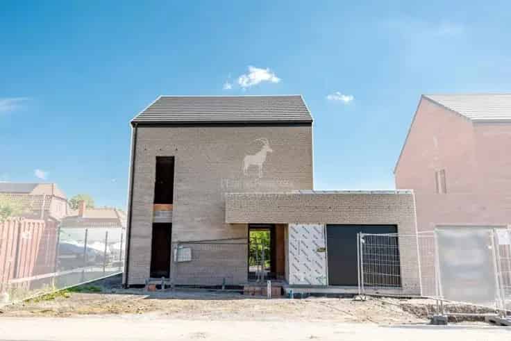 Huis Te Koop Bois-d'Haine Ruwbouw Tweezijdig